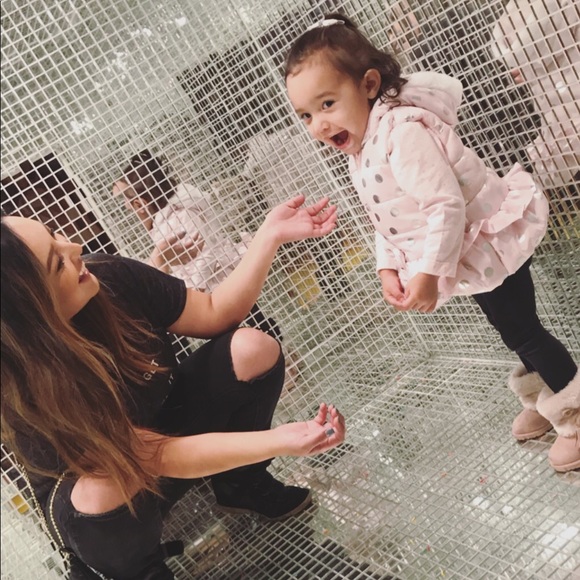 Meet your Posher, Marissa - Picture 1 of 2